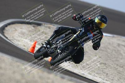 media/Nov-01-2025-TrackDaz (Sat) [[2b4d5192bc]]/B Group/1220pm (Turn 2 Outside)/